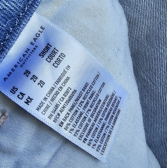 American Eagle Outfitters Strigid Curvy Mom Jeans Short - Picture 5 of 5